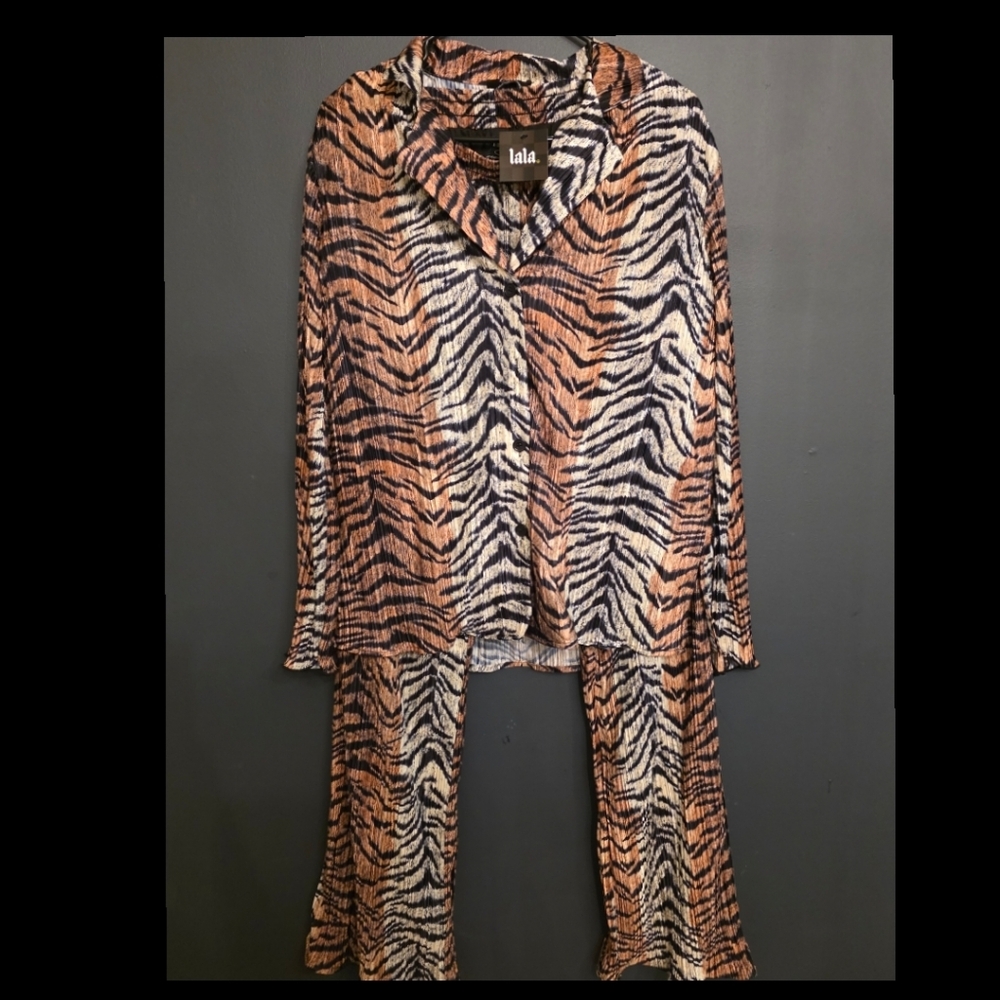 Dressed in LALA Tiger Print PlissePantsuit